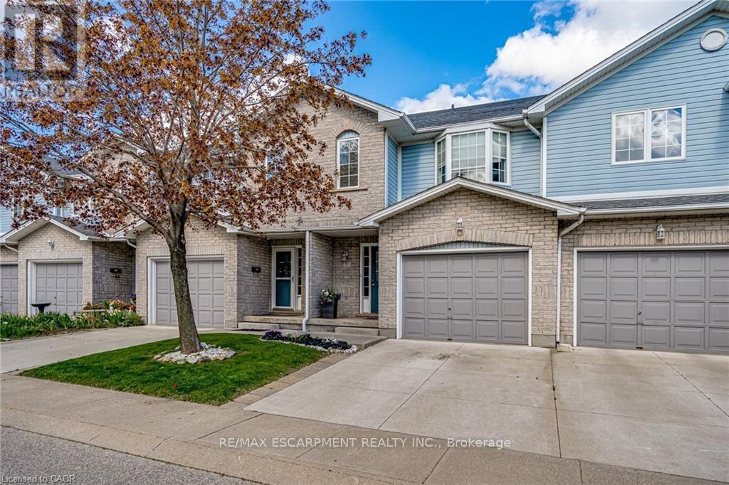 Photo 4 of 27 104 Frances Avenue, Hamilton ON