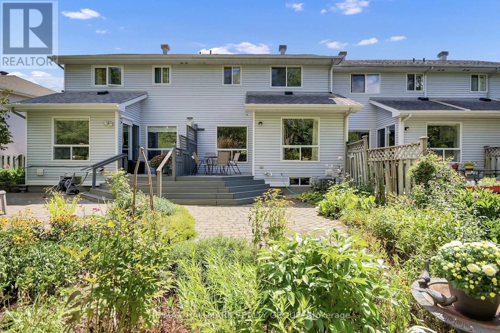 Photo 12 of 57 Windcrest Court, Ottawa ON