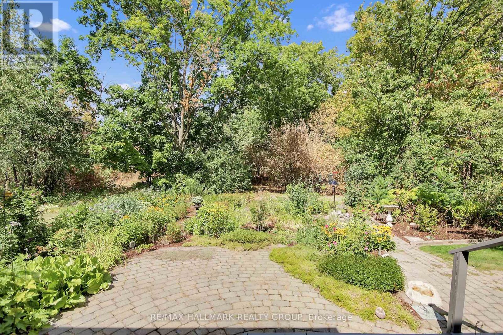 Photo 17 of 57 Windcrest Court, Ottawa ON