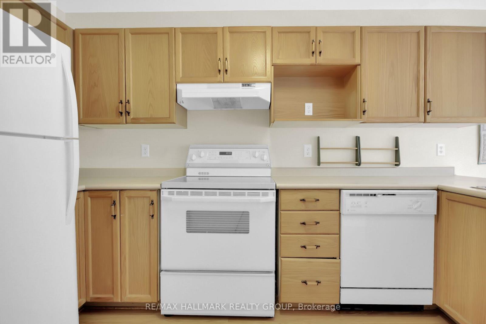 Photo 29 of 57 Windcrest Court, Ottawa ON