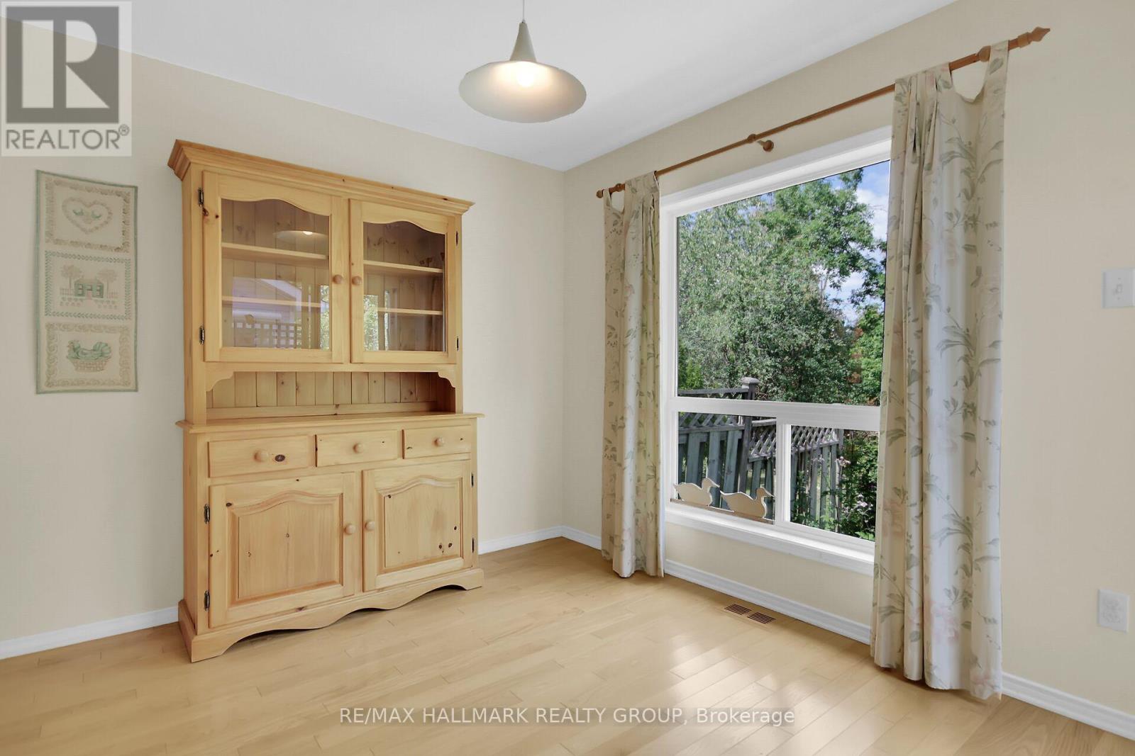 Photo 30 of 57 Windcrest Court, Ottawa ON