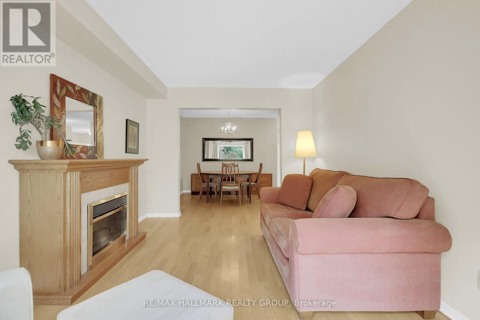 Photo 31 of 57 Windcrest Court, Ottawa ON