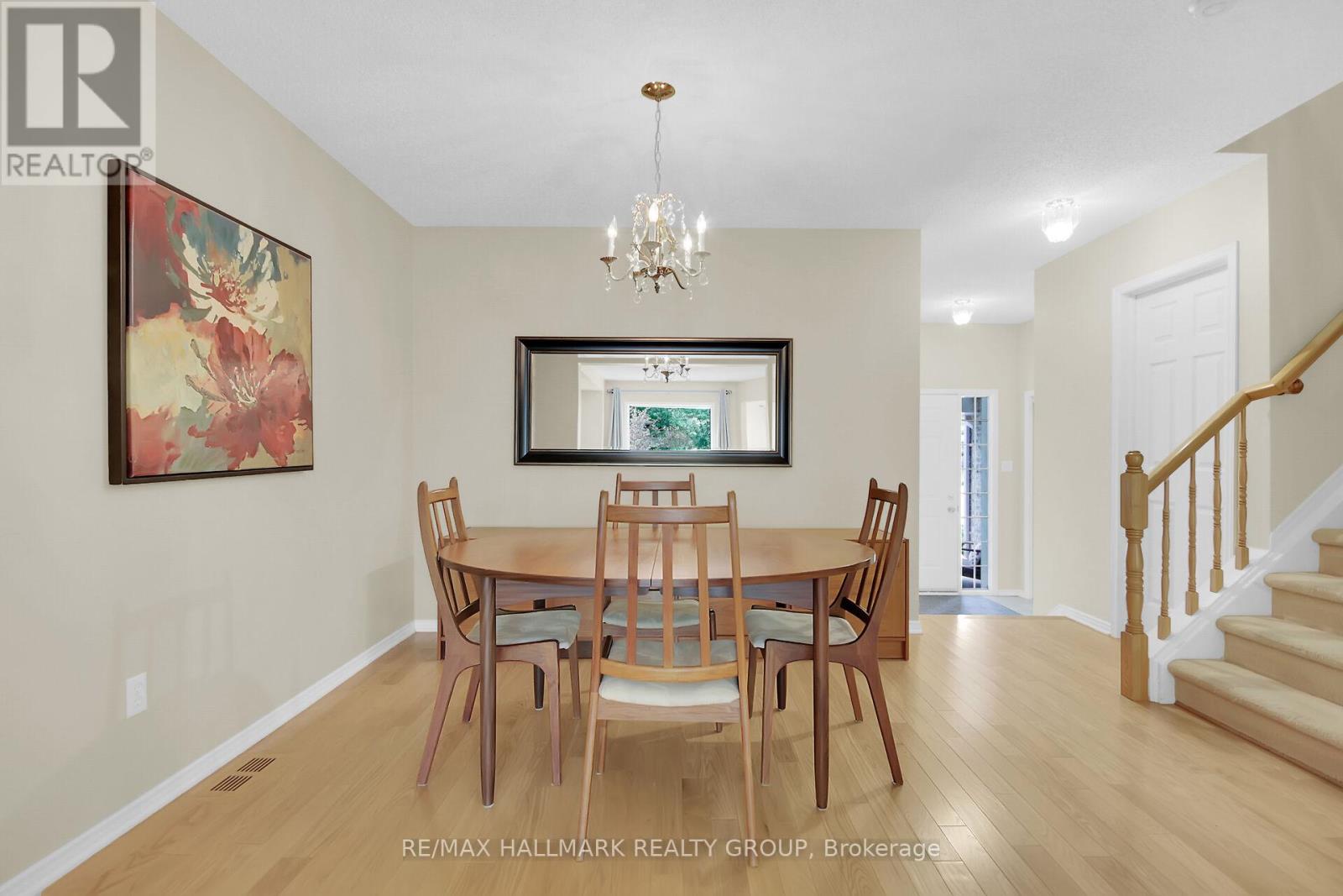 Photo 32 of 57 Windcrest Court, Ottawa ON