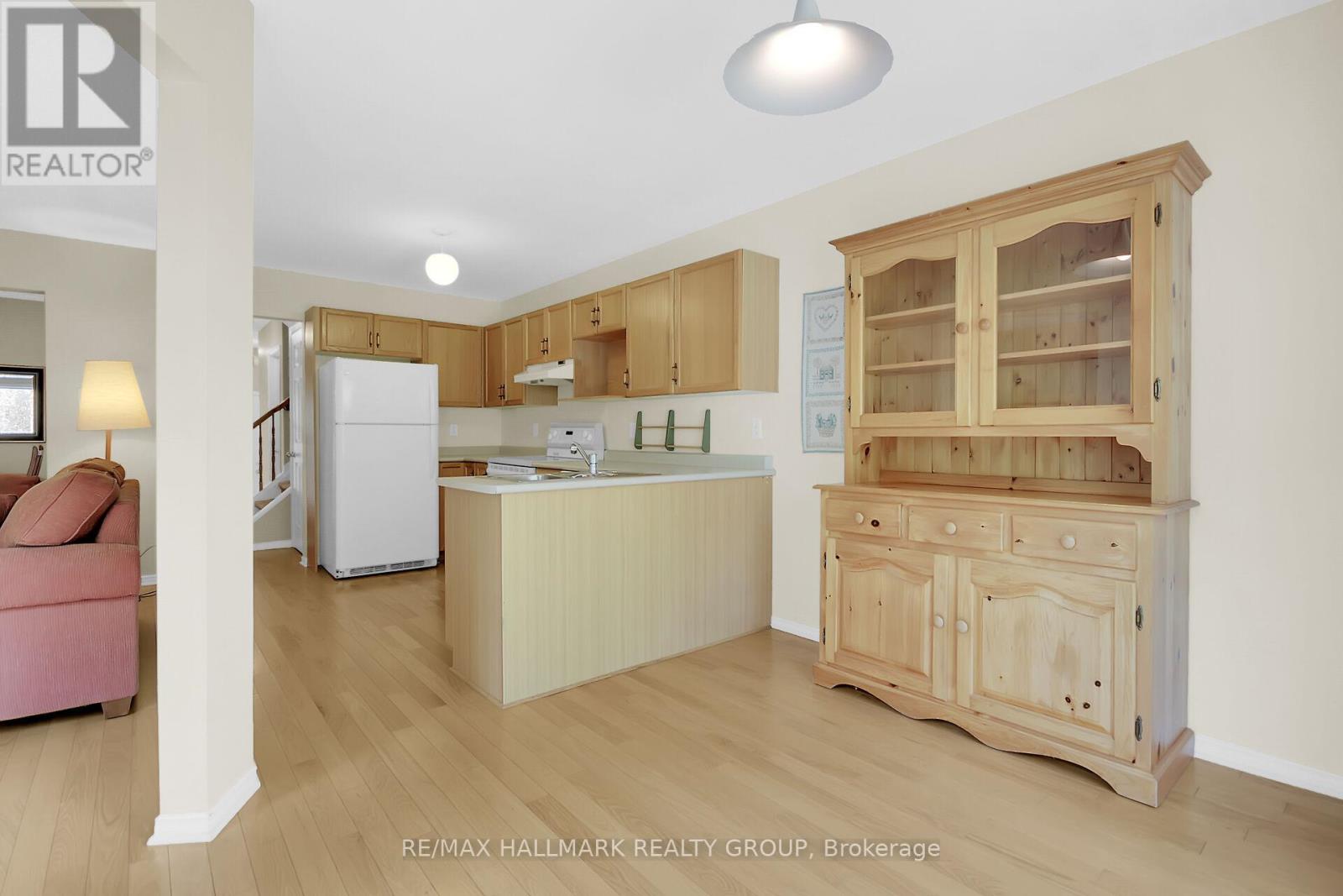 Photo 38 of 57 Windcrest Court, Ottawa ON