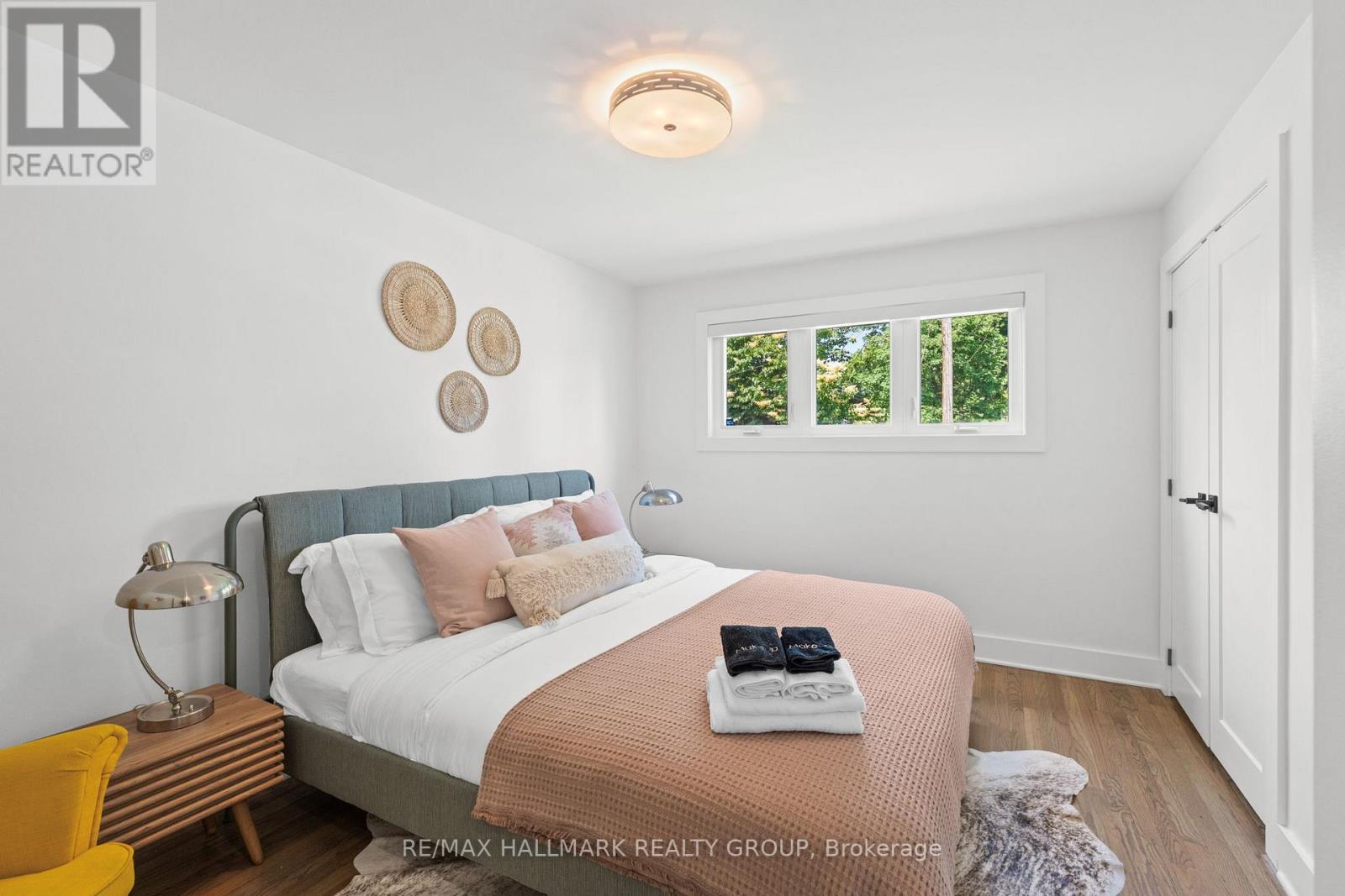 Photo 35 of 377 Summit Avenue, Ottawa ON