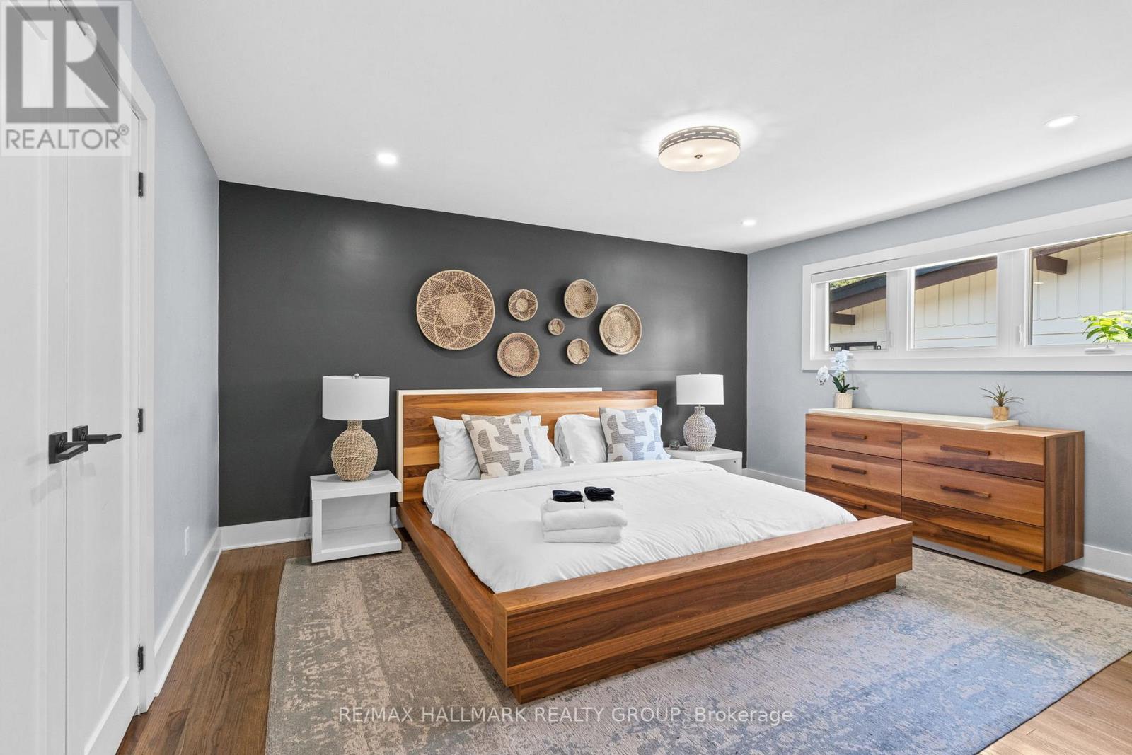 Photo 5 of 377 Summit Avenue, Ottawa ON