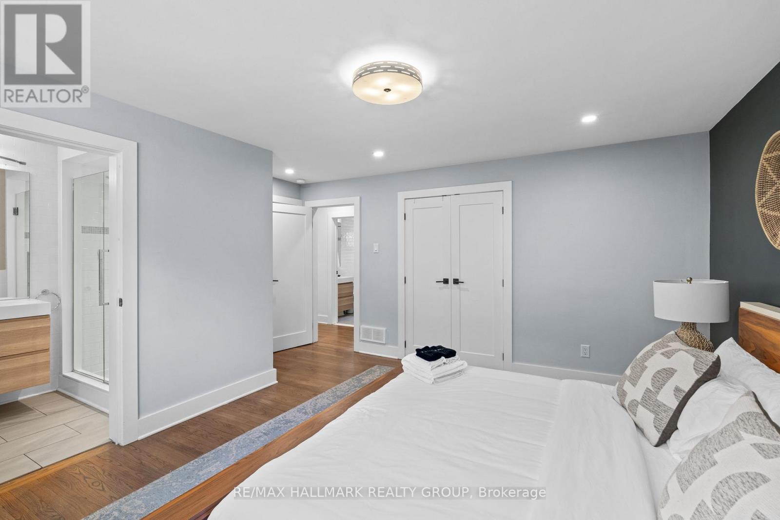 Photo 15 of 377 Summit Avenue, Ottawa ON