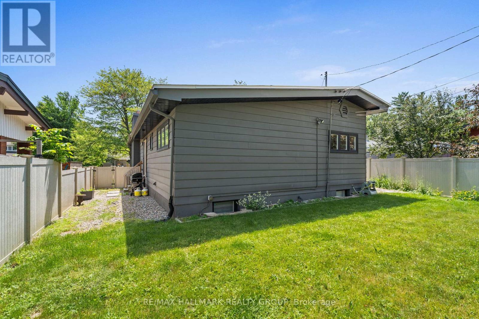 Photo 20 of 377 Summit Avenue, Ottawa ON