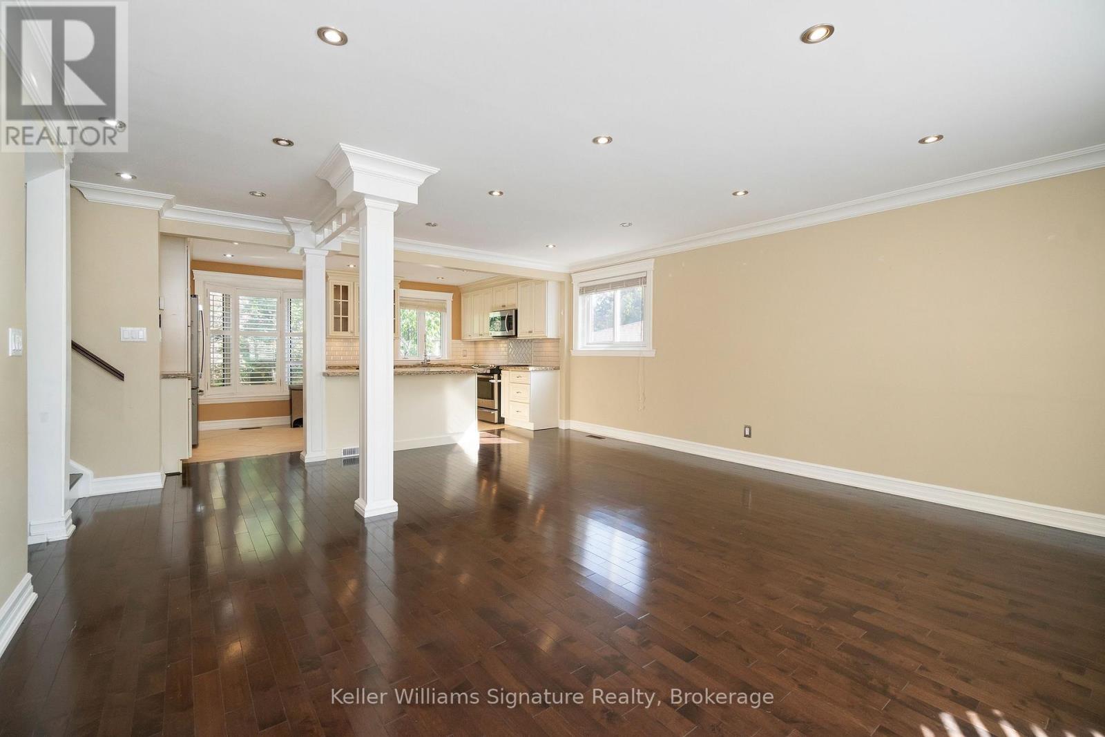 Photo 11 of 713 Mullin Way, Burlington ON