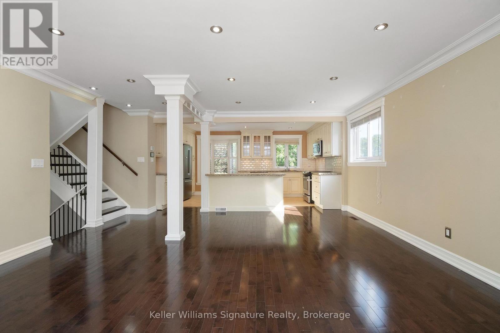 Photo 12 of 713 Mullin Way, Burlington ON
