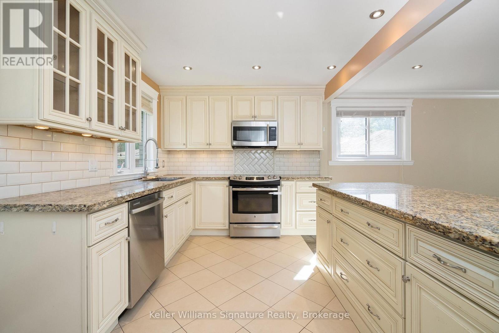 Photo 16 of 713 Mullin Way, Burlington ON