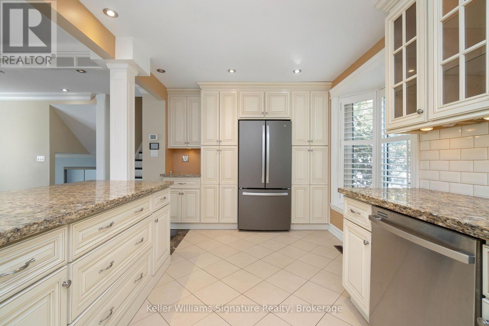 Photo 19 of 713 Mullin Way, Burlington ON