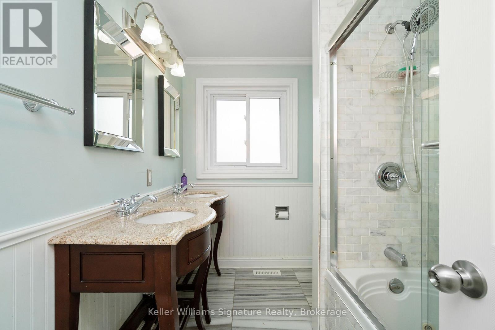 Photo 30 of 713 Mullin Way, Burlington ON