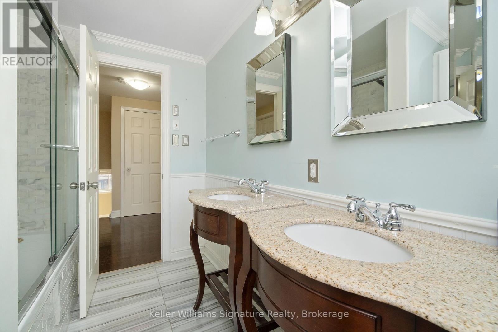 Photo 31 of 713 Mullin Way, Burlington ON