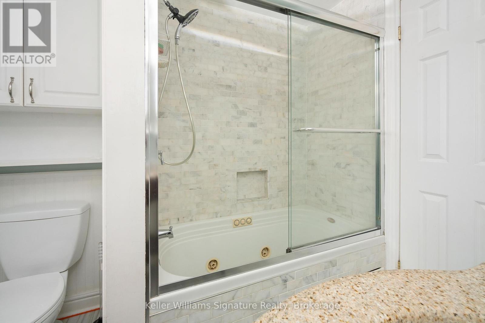 Photo 32 of 713 Mullin Way, Burlington ON