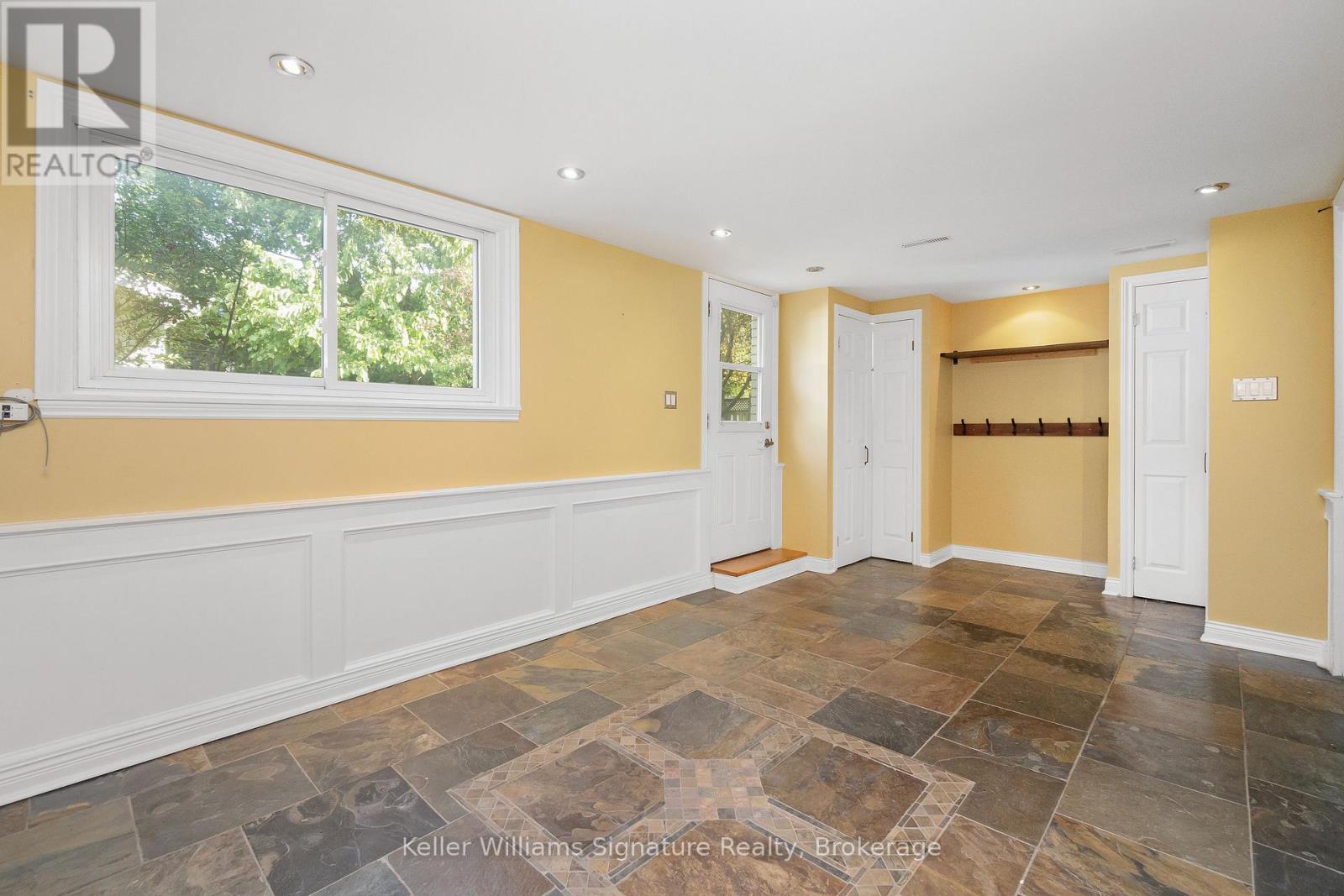 Photo 39 of 713 Mullin Way, Burlington ON