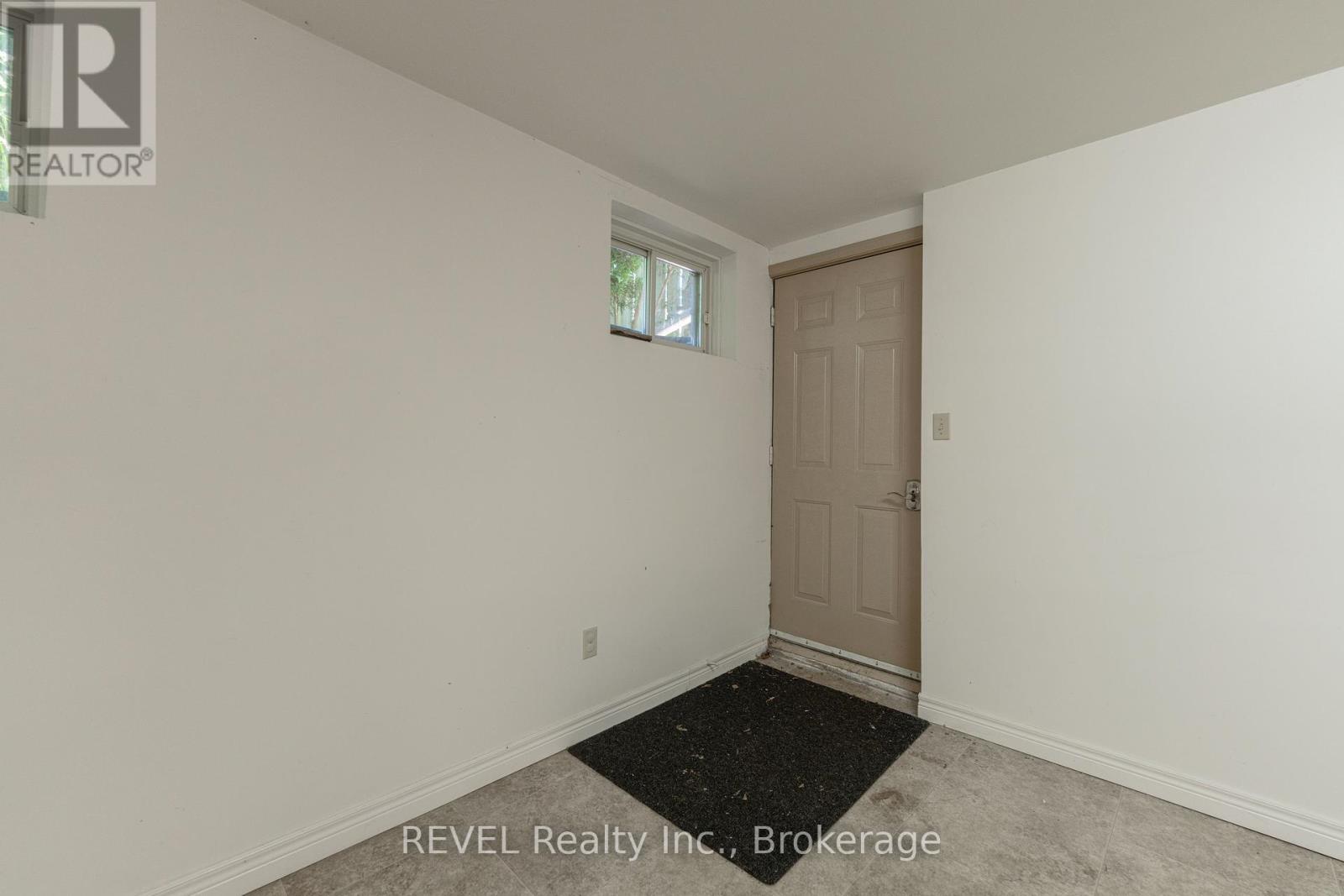 Photo 32 of 522 Mississagua Street, Niagaraonthelake ON