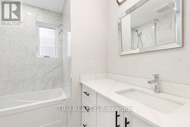 Photo 17 of 39 Sunnycrest Drive, Ottawa ON