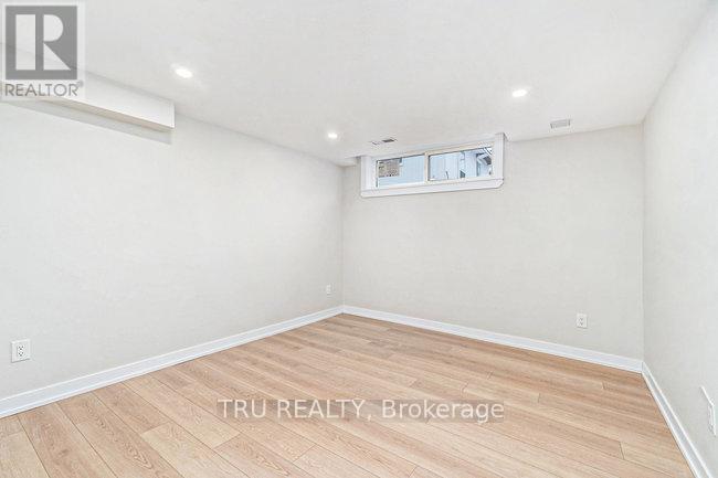 Photo 8 of 39 Sunnycrest Drive, Ottawa ON