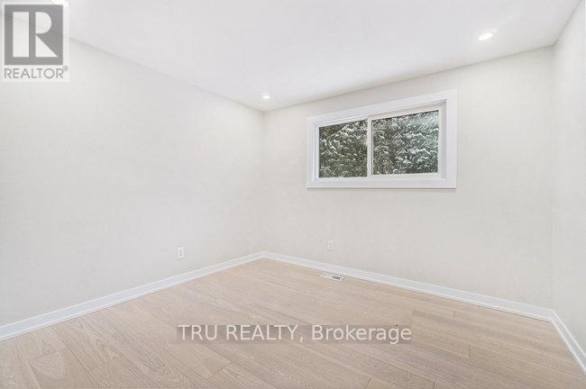 Photo 31 of 39 Sunnycrest Drive, Ottawa ON