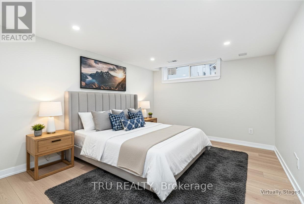 Photo 2 of 39 Sunnycrest Drive, Ottawa ON