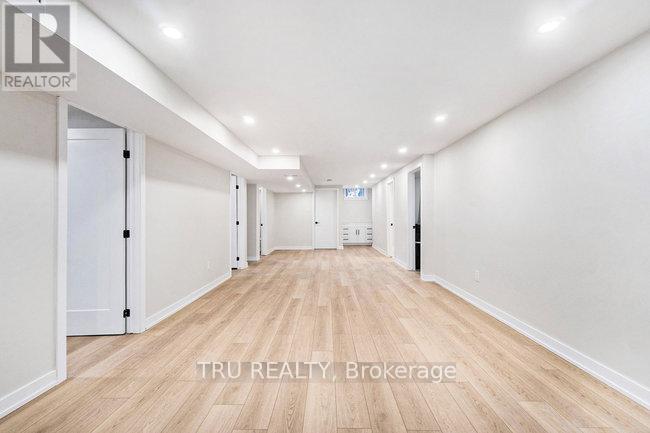 Photo 16 of 39 Sunnycrest Drive, Ottawa ON