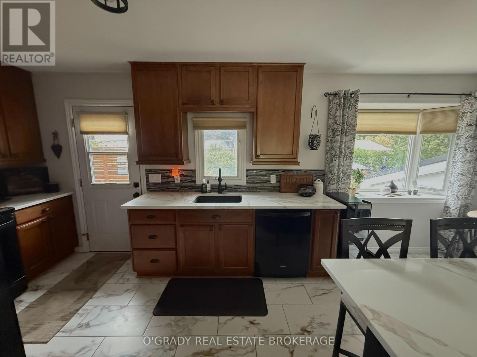 Photo 10 of 47 Meighen Crescent, Brockville ON