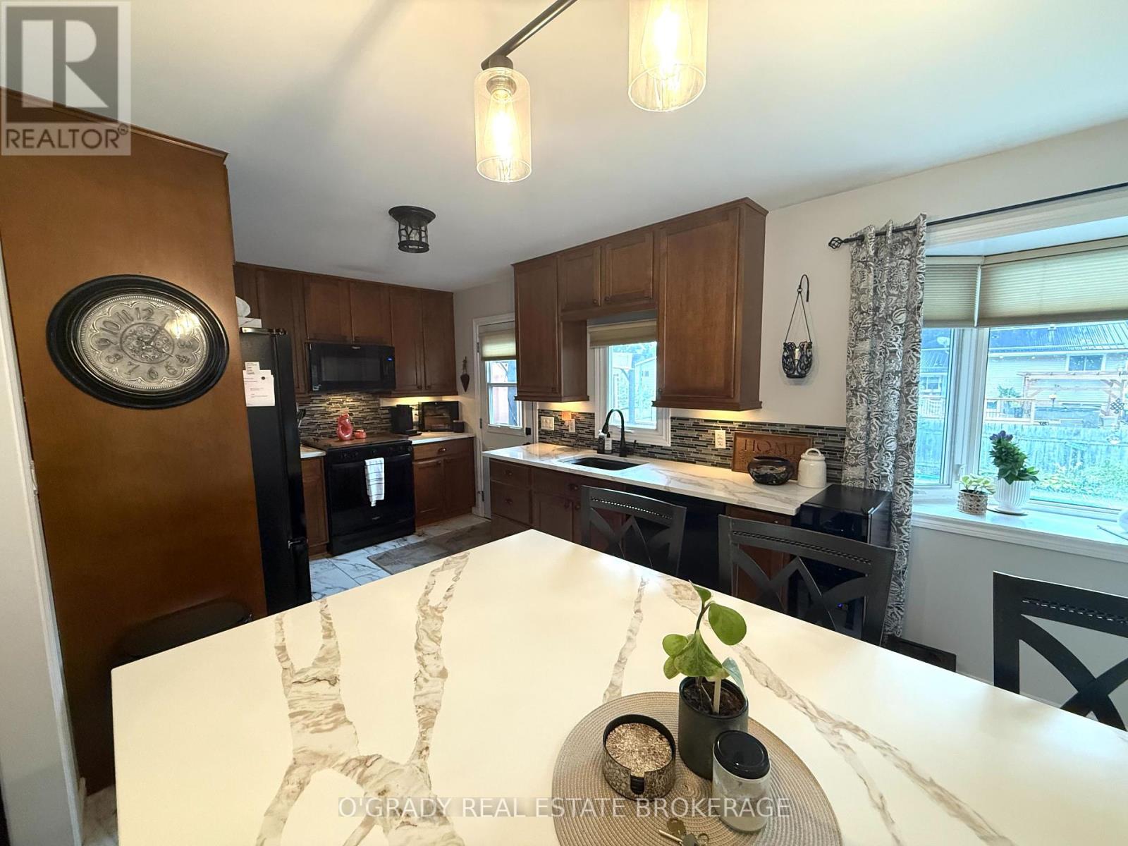Photo 11 of 47 Meighen Crescent, Brockville ON