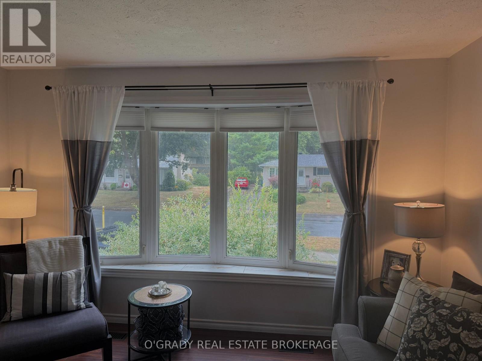 Photo 5 of 47 Meighen Crescent, Brockville ON