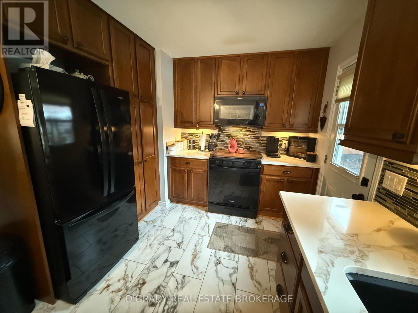 Photo 9 of 47 Meighen Crescent, Brockville ON