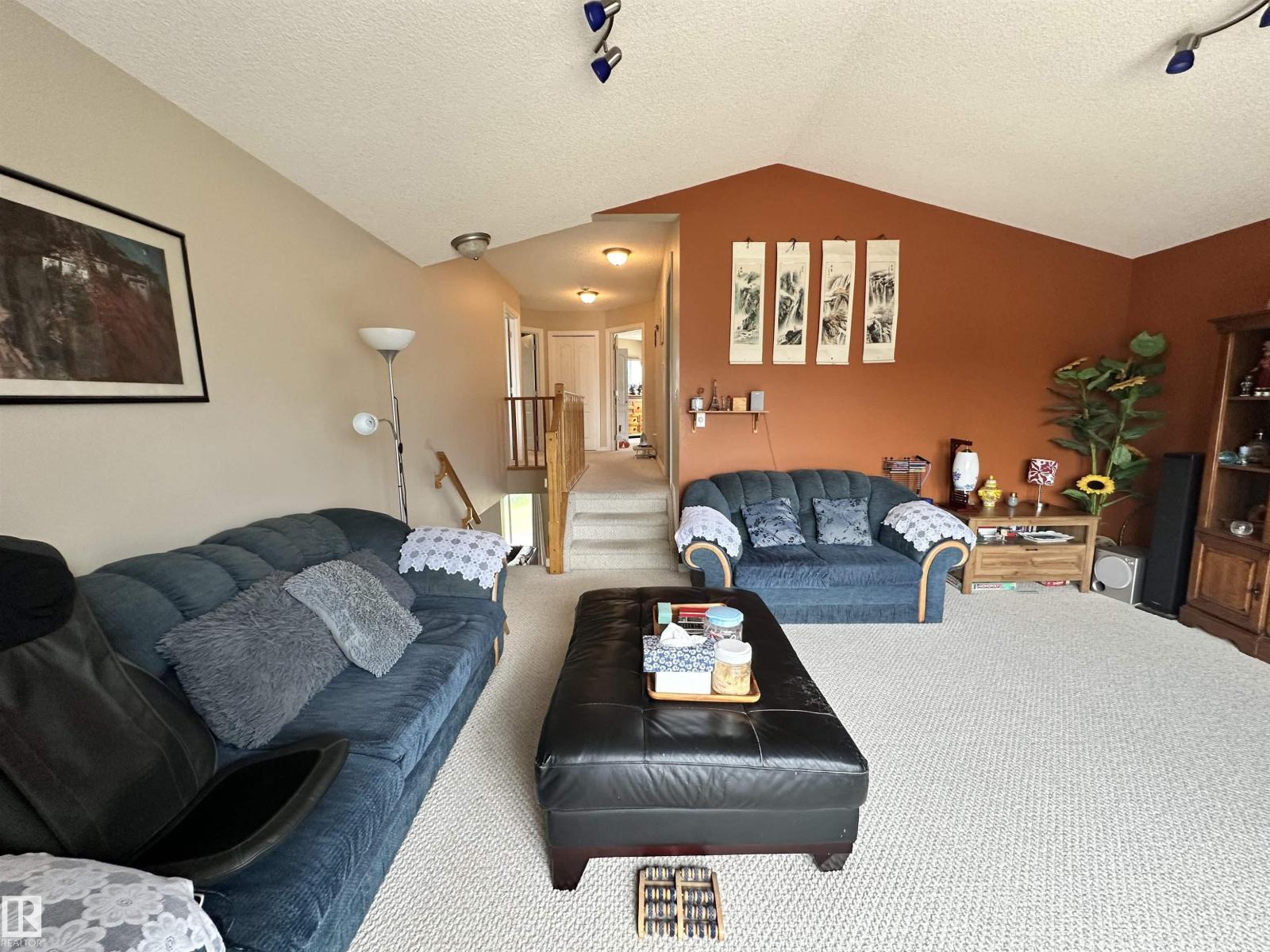 Photo 18 of 4619 151 Av Nw, Edmonton AB