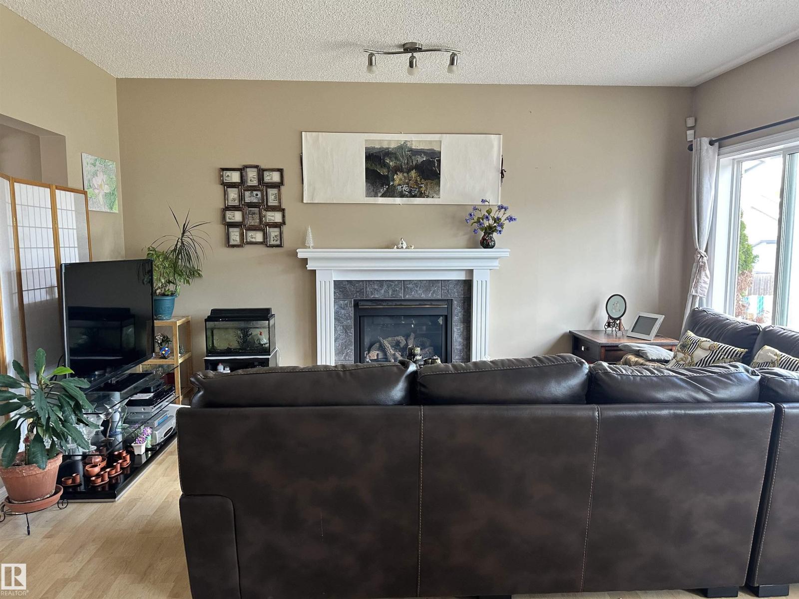 Photo 12 of 4619 151 Av Nw, Edmonton AB