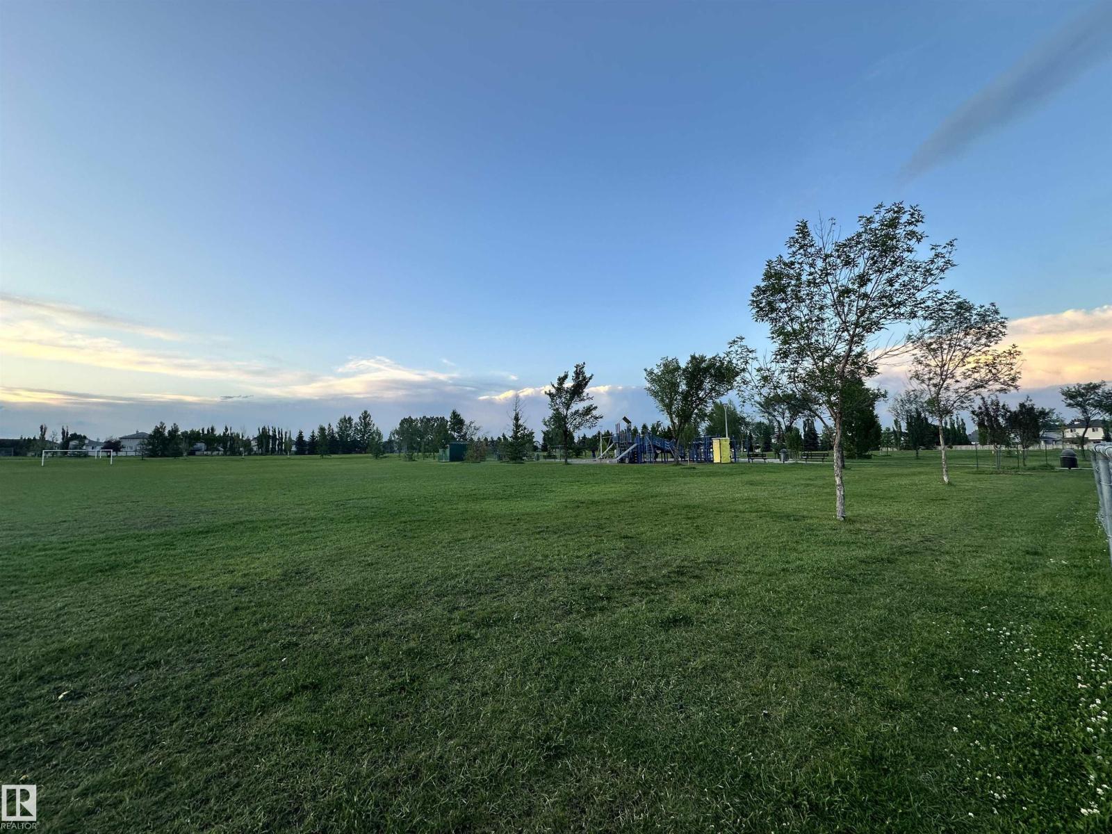 Photo 6 of 4619 151 Av Nw, Edmonton AB