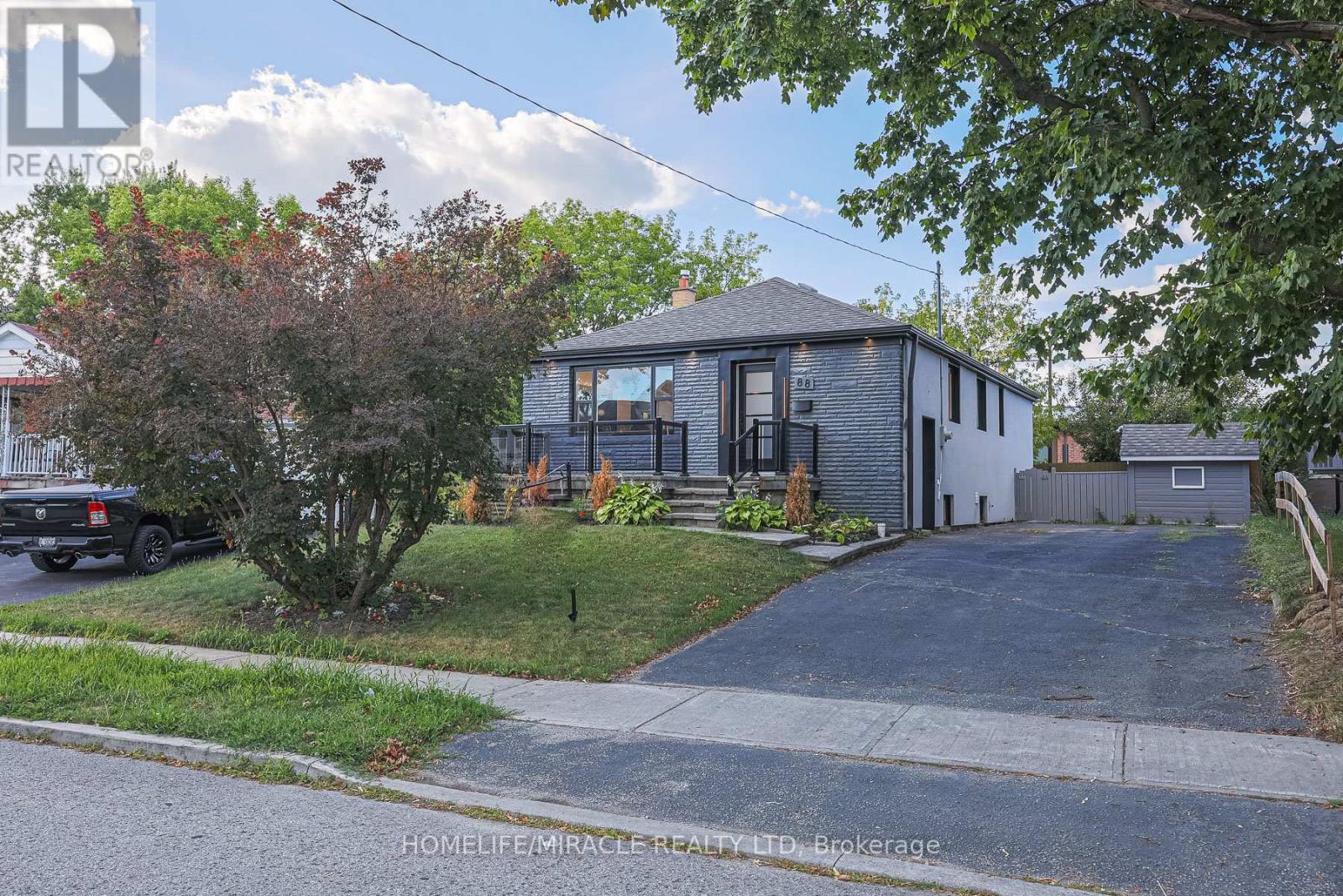 Photo 1 of 88 Inniswood Drive, Toronto ON