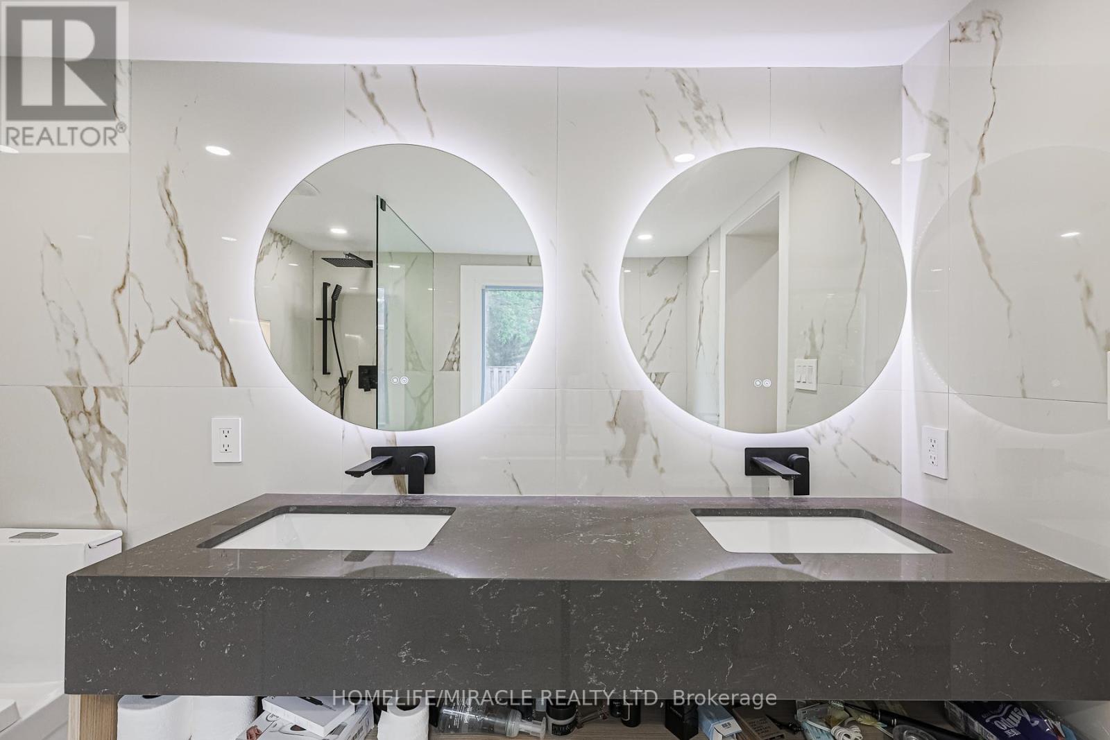 Photo 22 of 88 Inniswood Drive, Toronto ON