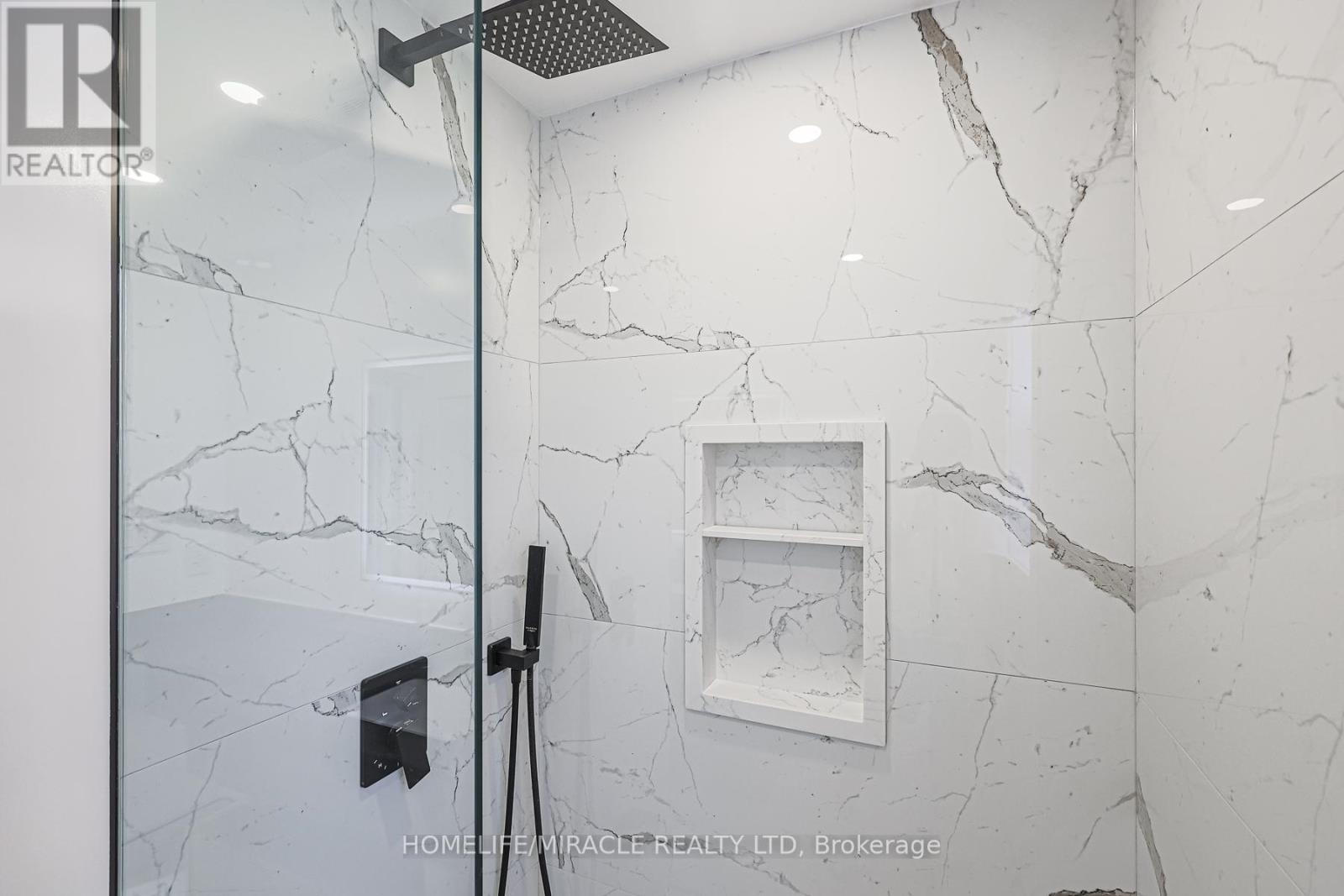 Photo 26 of 88 Inniswood Drive, Toronto ON