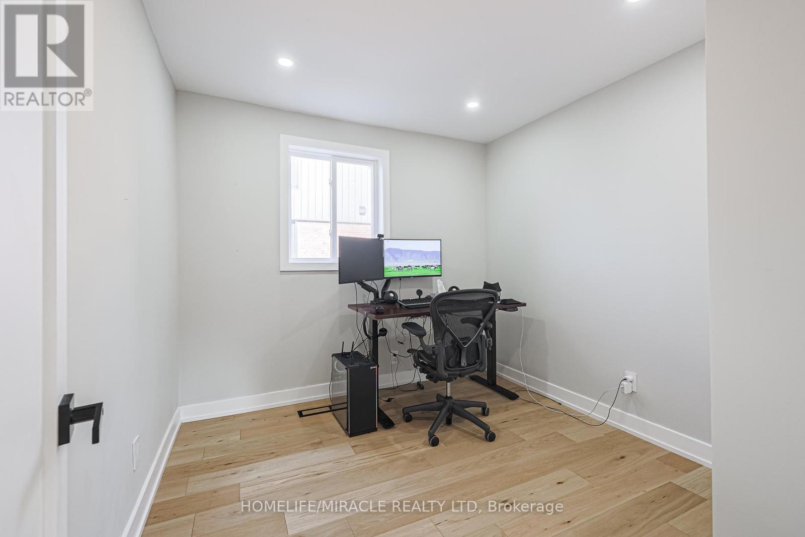Photo 28 of 88 Inniswood Drive, Toronto ON