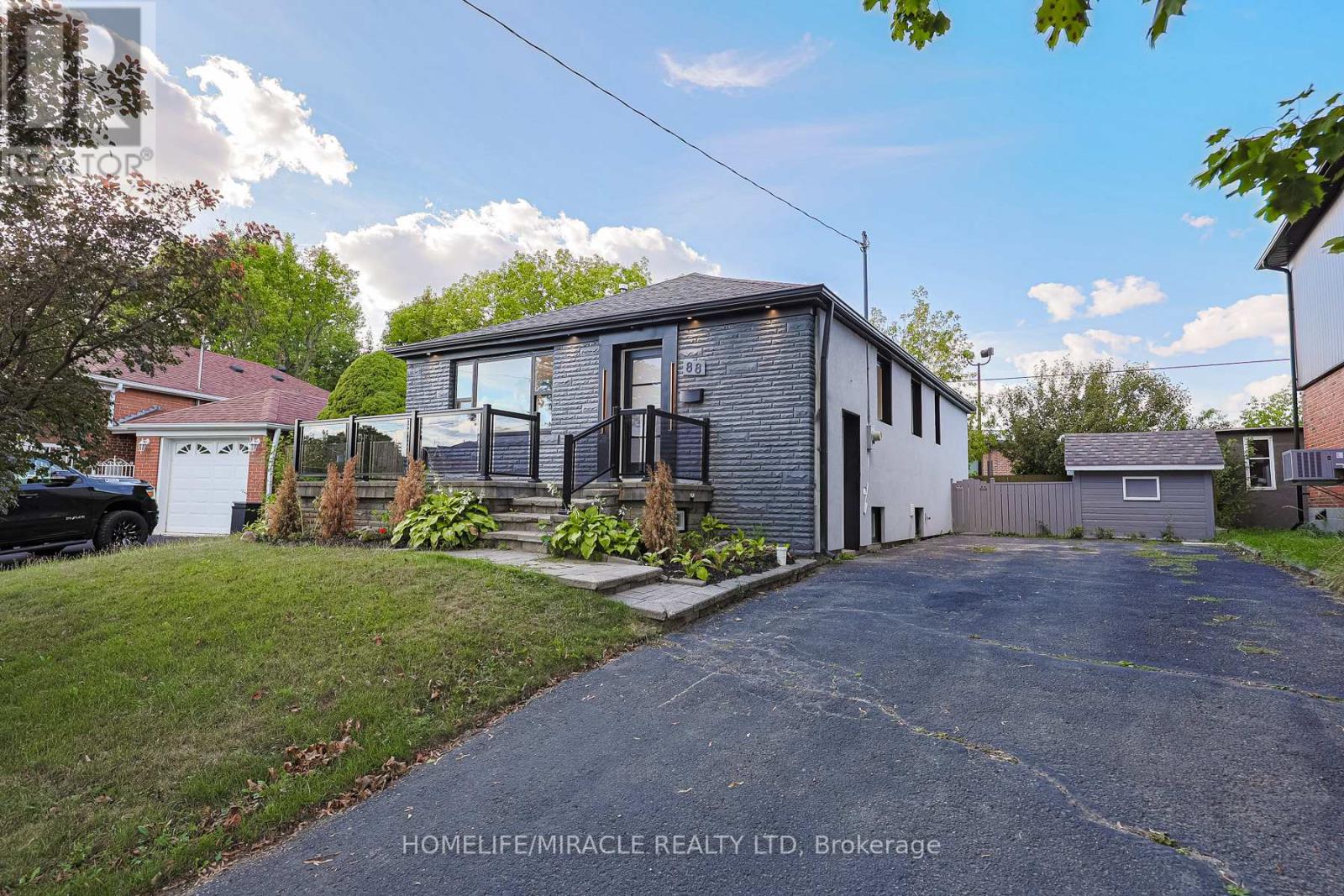 Photo 47 of 88 Inniswood Drive, Toronto ON