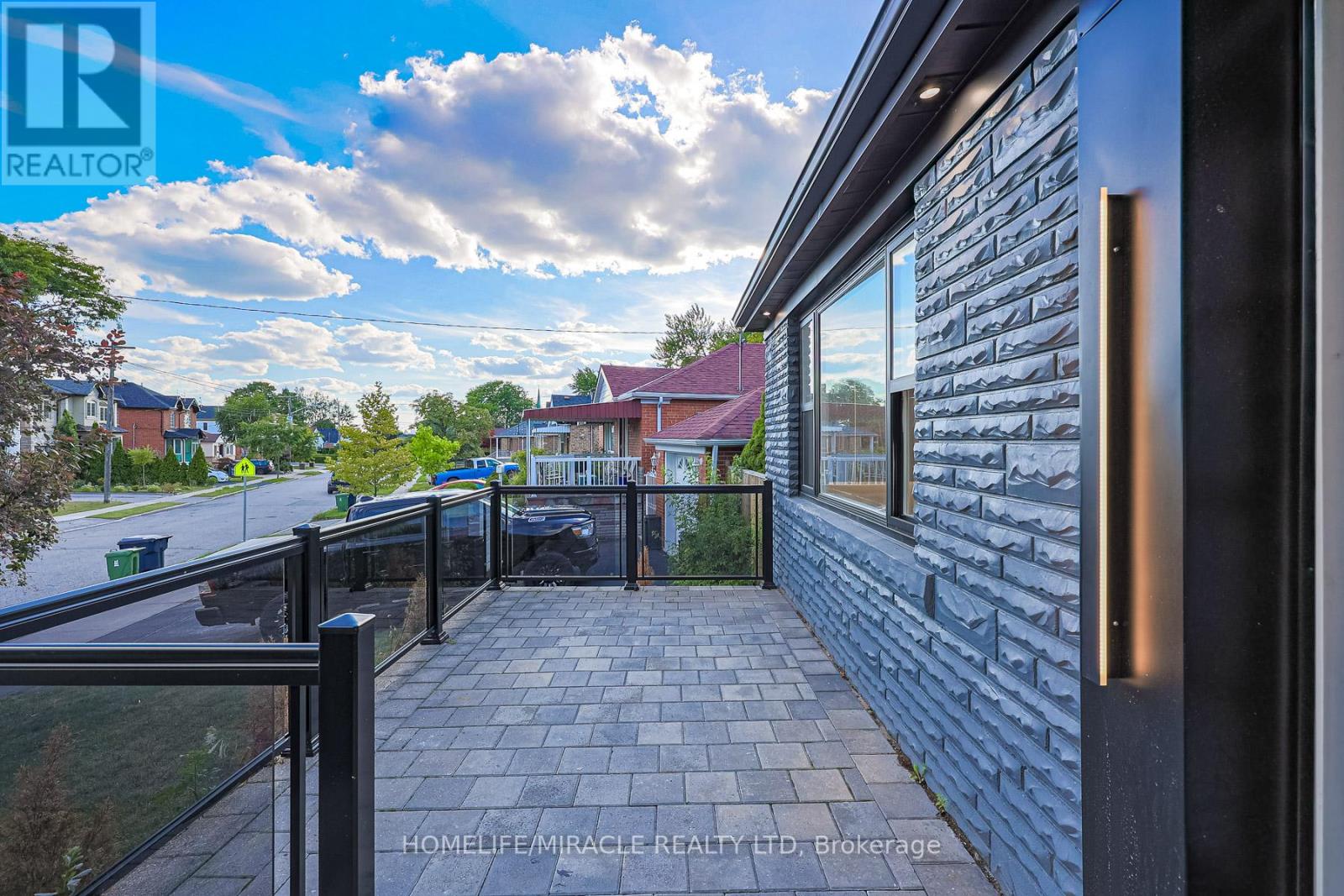 Photo 48 of 88 Inniswood Drive, Toronto ON