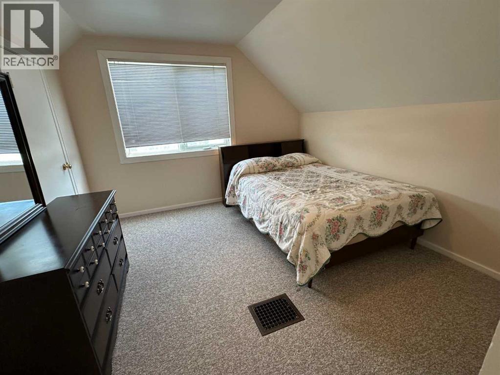 Photo 25 of 5402 57 Street, Taber AB