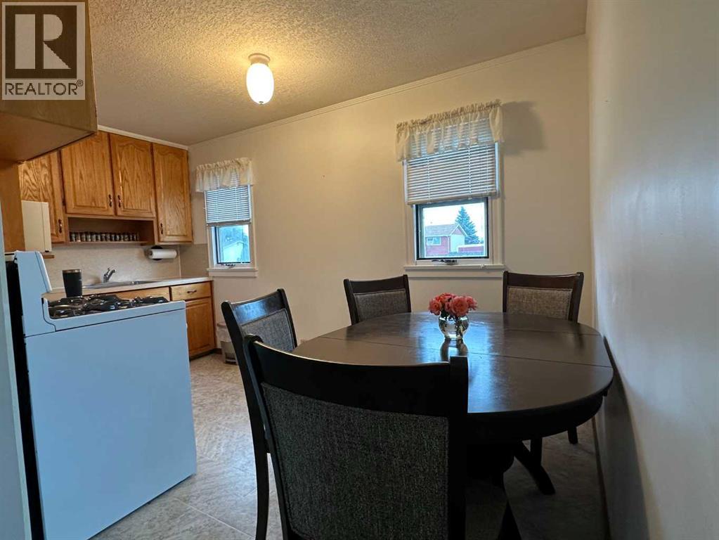 Photo 19 of 5402 57 Street, Taber AB