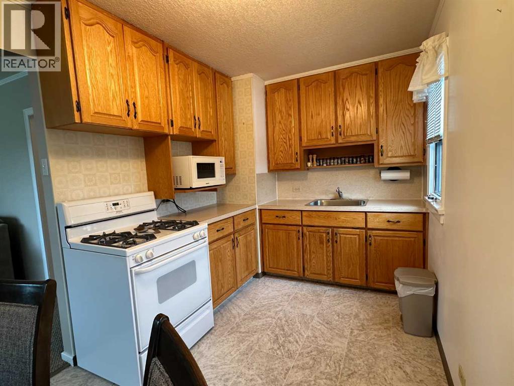 Photo 2 of 5402 57 Street, Taber AB