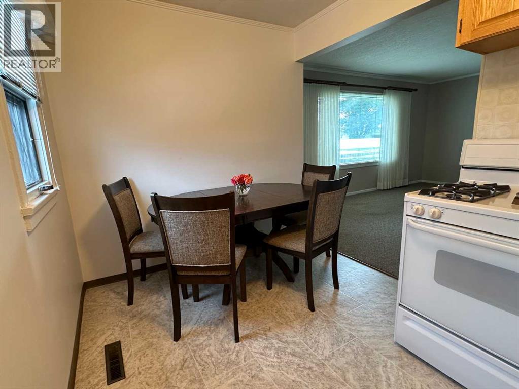Photo 7 of 5402 57 Street, Taber AB