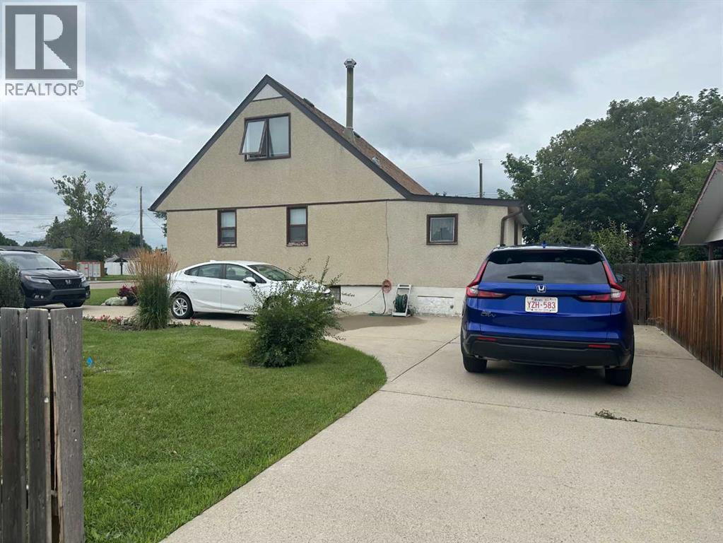 Photo 15 of 5402 57 Street, Taber AB