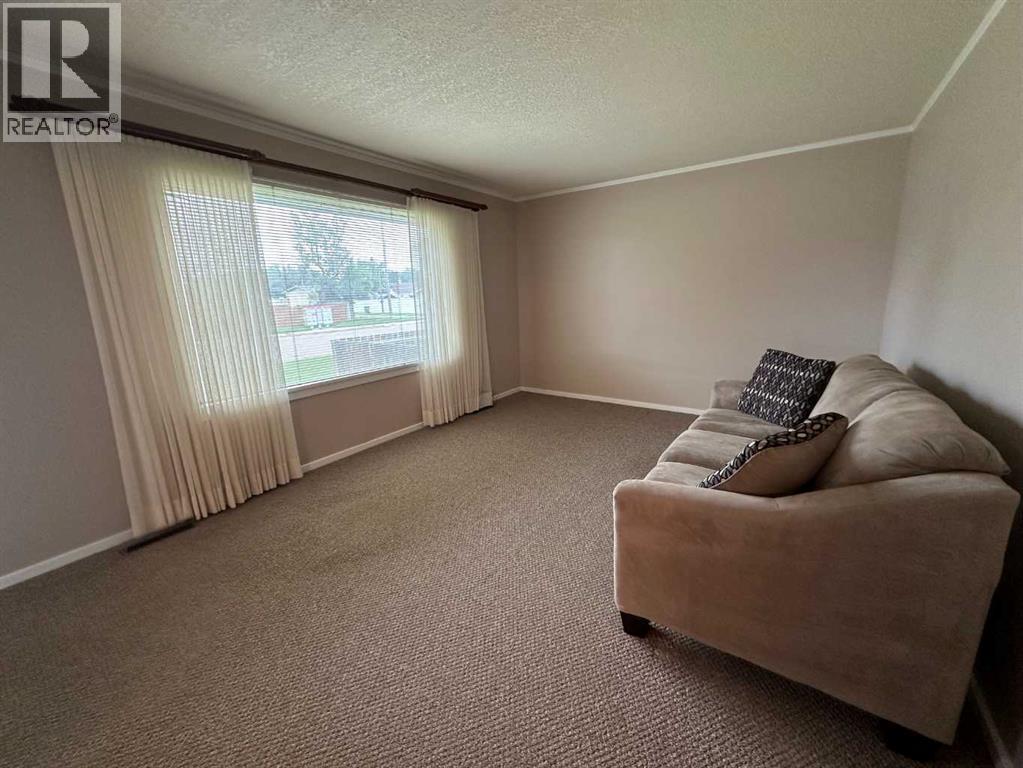 Photo 8 of 5402 57 Street, Taber AB