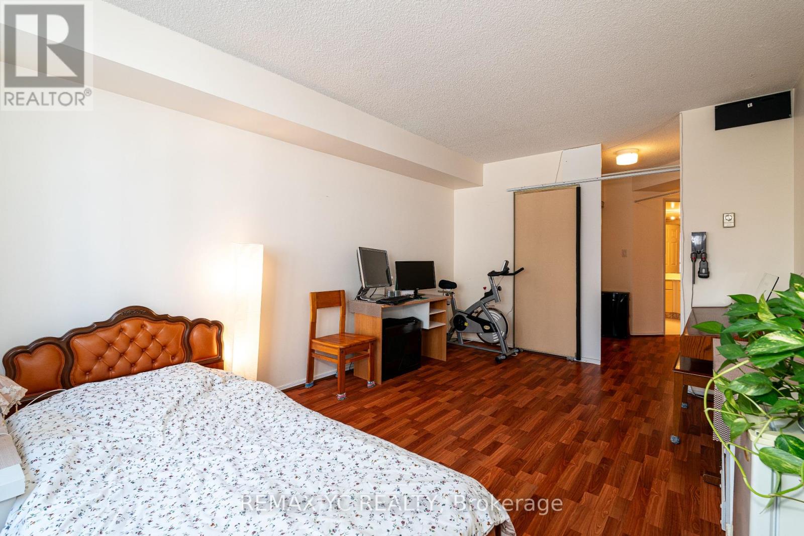 Photo 11 of 614 30 Greenfield Avenue, Toronto ON
