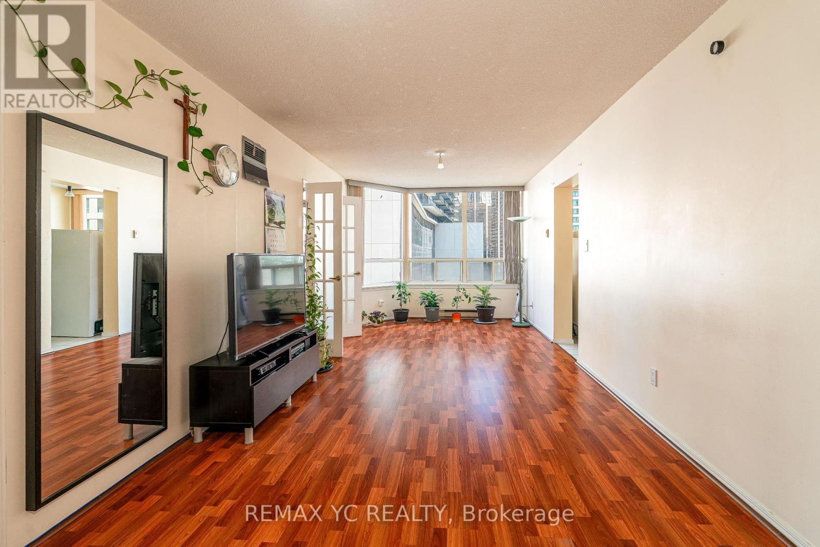 Photo 9 of 614 30 Greenfield Avenue, Toronto ON