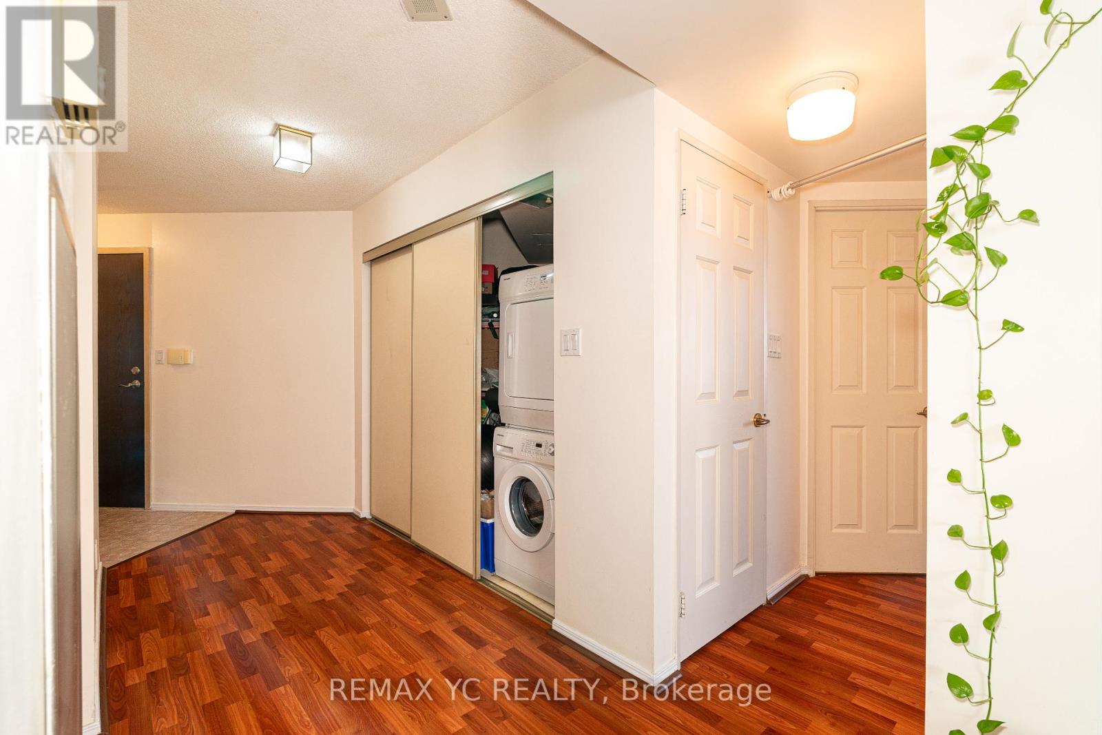 Photo 14 of 614 30 Greenfield Avenue, Toronto ON