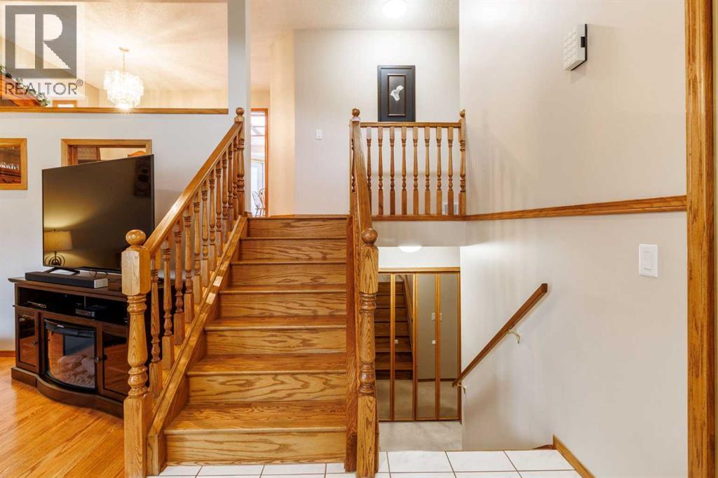 Photo 4 of 20 Macewan Ridge Gate Nw, Calgary AB