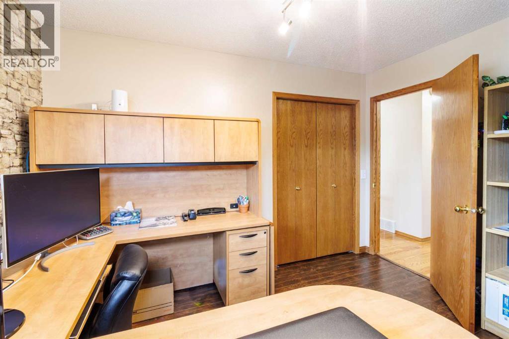 Photo 15 of 20 Macewan Ridge Gate Nw, Calgary AB